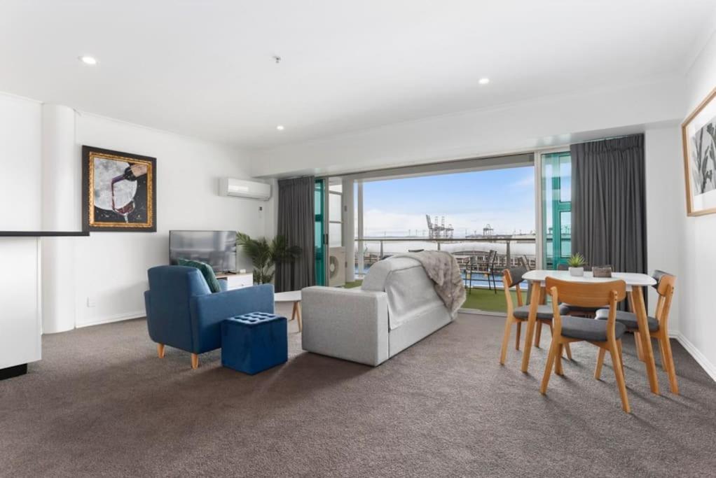 Newly Refurbished Waterfront Apartment! 3320 Auckland Eksteriør billede