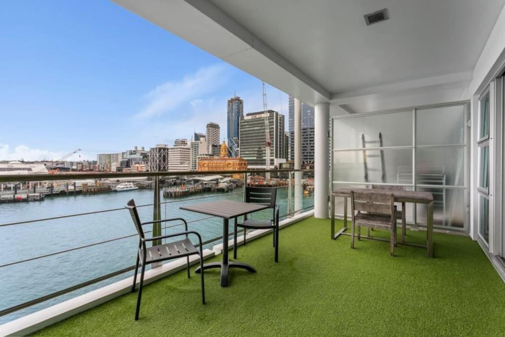 Newly Refurbished Waterfront Apartment! 3320 Auckland Eksteriør billede
